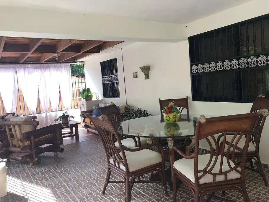 فيلا Casa Cuba كونستانزا 0*,  جمهورية الدومينيكان