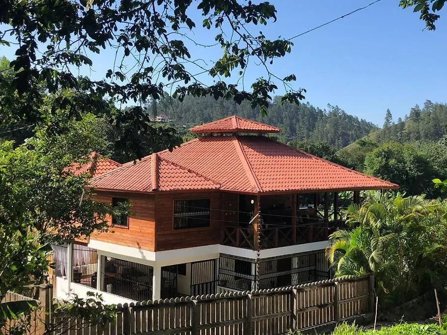 Casa Cuba Constanza Vila