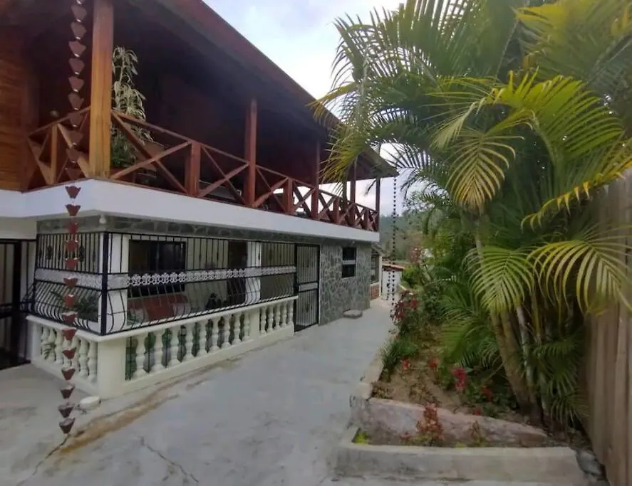 Casa Cuba Constanza Vila 0*,  República Dominicana